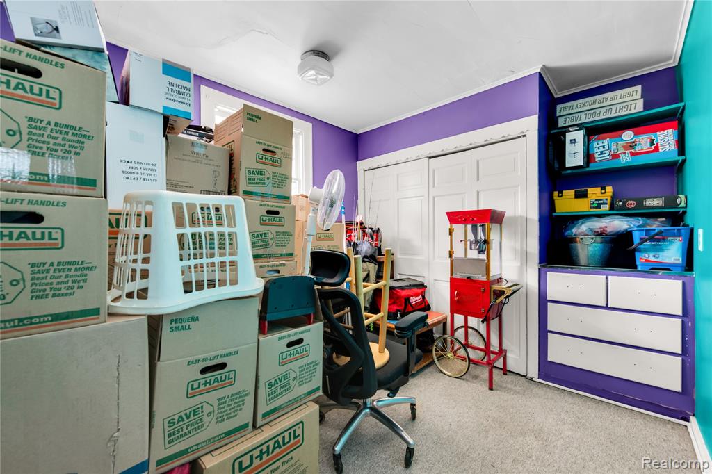 2952 PRYNNE Street, Keego Harbor, MI 48320 — Photo 12