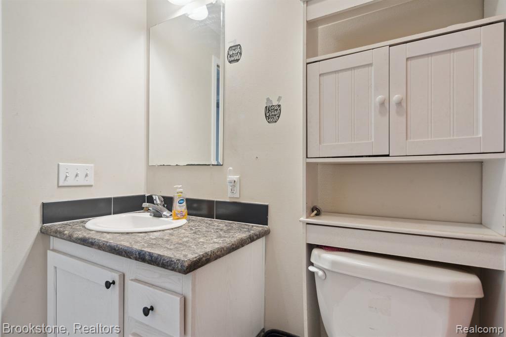 13887 S SUNFIELD, Lake Odessa, MI 48849 — Photo 19