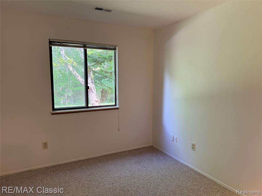 7806 Manor Circle, 103, Westland, MI — Photo 14