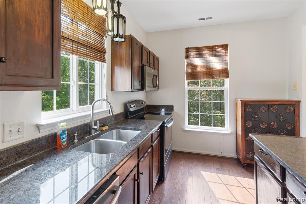 2065 Pinecroft Drive, Canton, MI 48188 — Photo 4