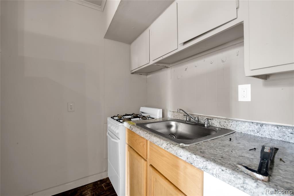 4234 W Davison, Detroit, MI 48238 — Photo 8