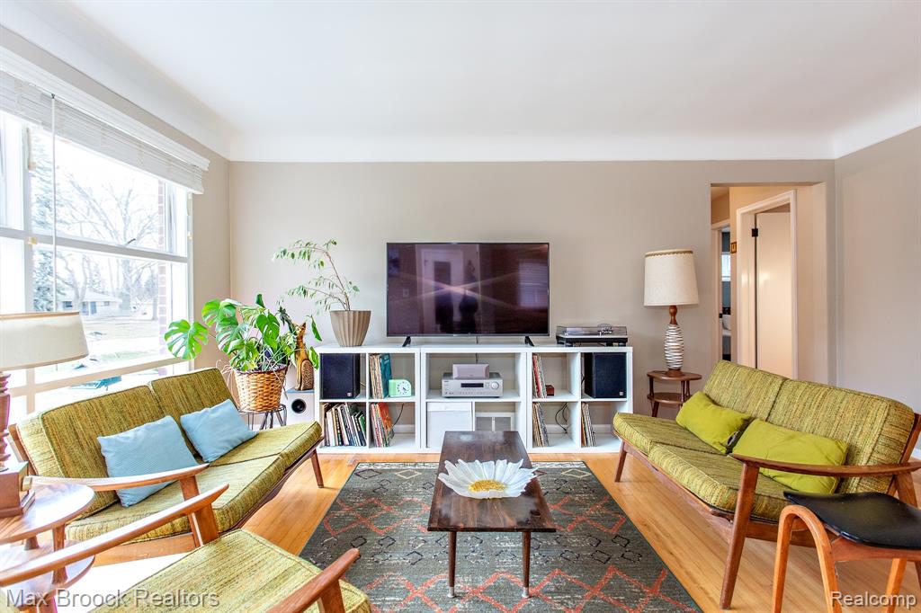 24460 Rosewood Street, Oak Park, MI 48237 — Photo 9