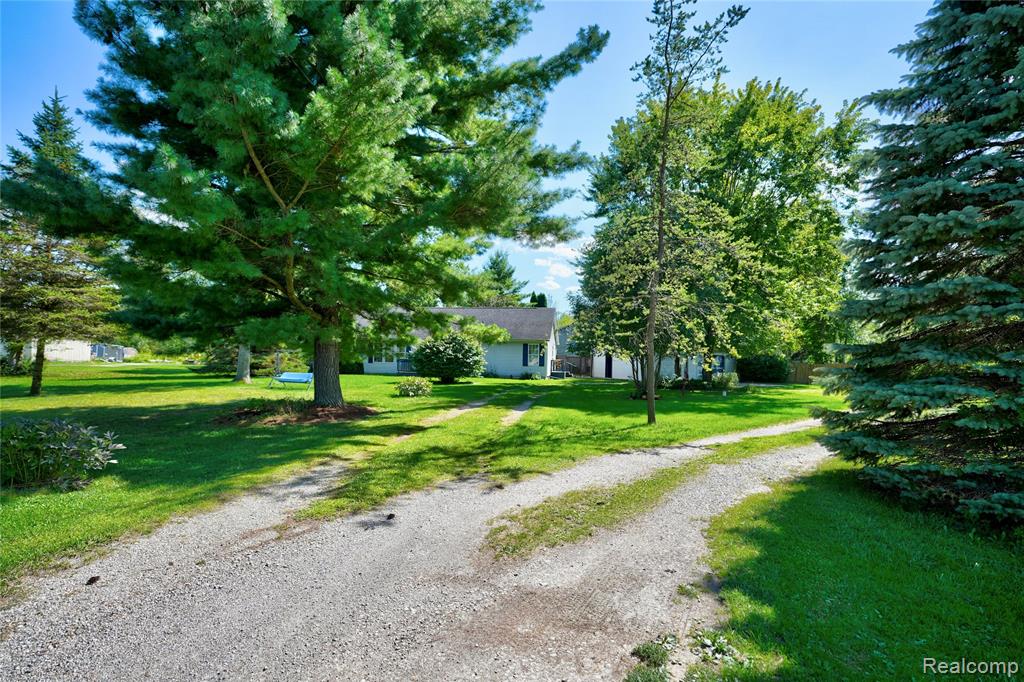 5206 Lippincott Boulevard, Burton, MI 48519 — Photo 61
