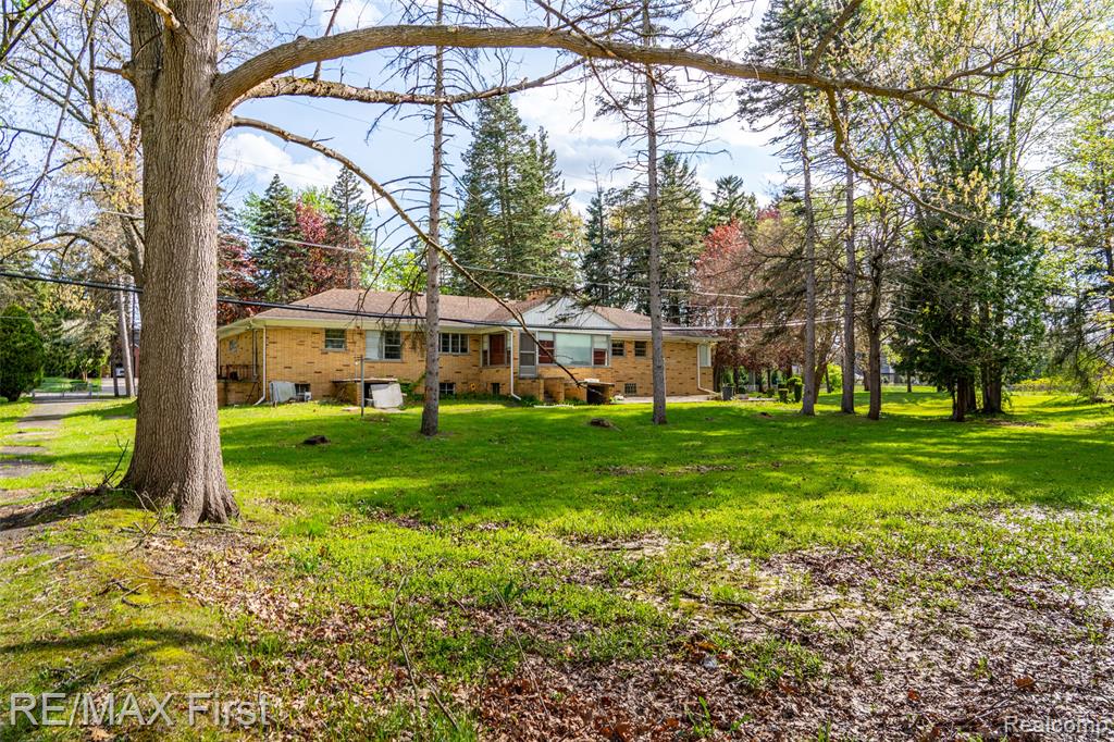 17397 Millar Road, Clinton Twp, MI 48036 — Photo 23