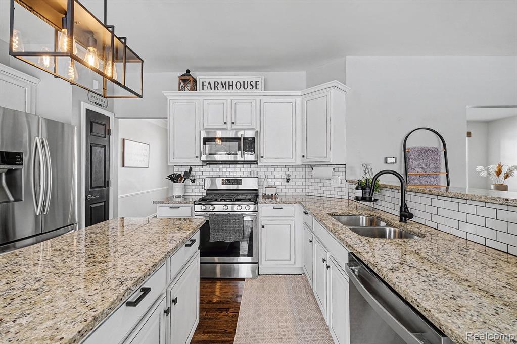8375 Oxford Lane, Grand Blanc, MI 48439 — Photo 11