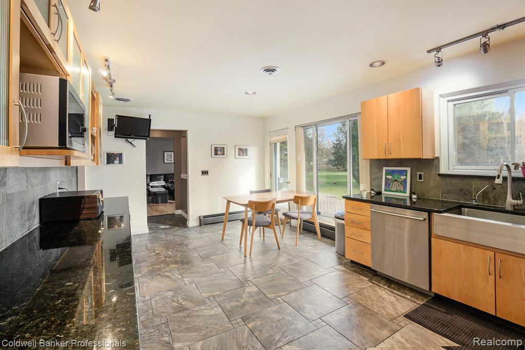 3972 Chevron Drive, Highland, MI 48356 — Photo 12