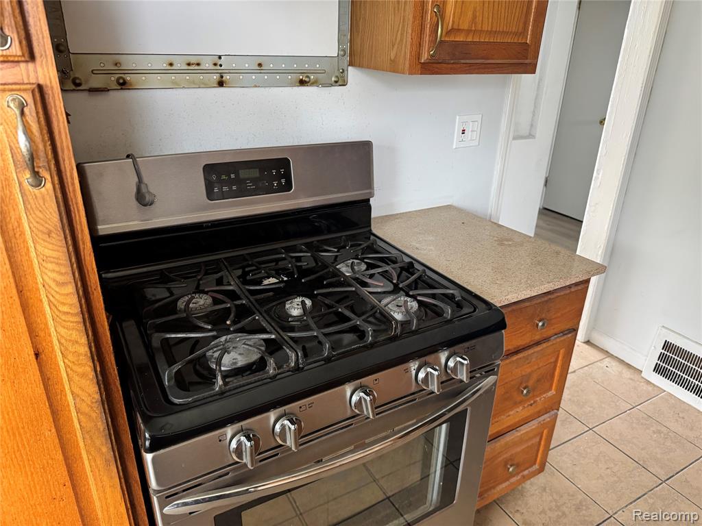 9425 Marlowe, Detroit, MI 48228 — Photo 9