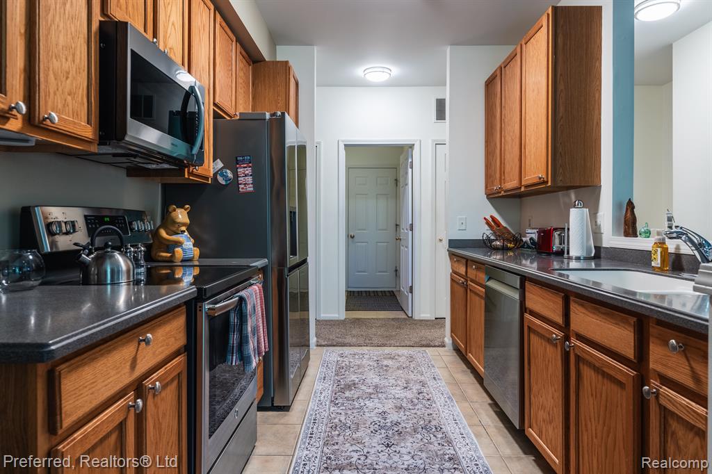 2191 PINECROFT Drive, Canton, MI 48188 — Photo 10