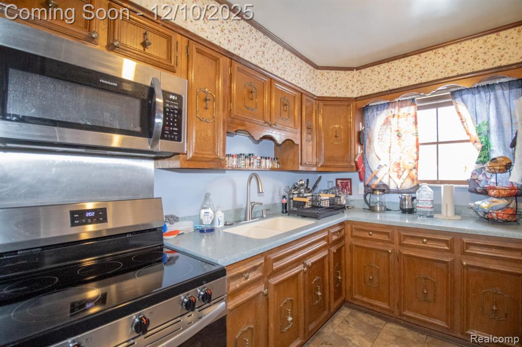 20000 Lancaster Street, Harper Woods, MI 48225 — Photo 9