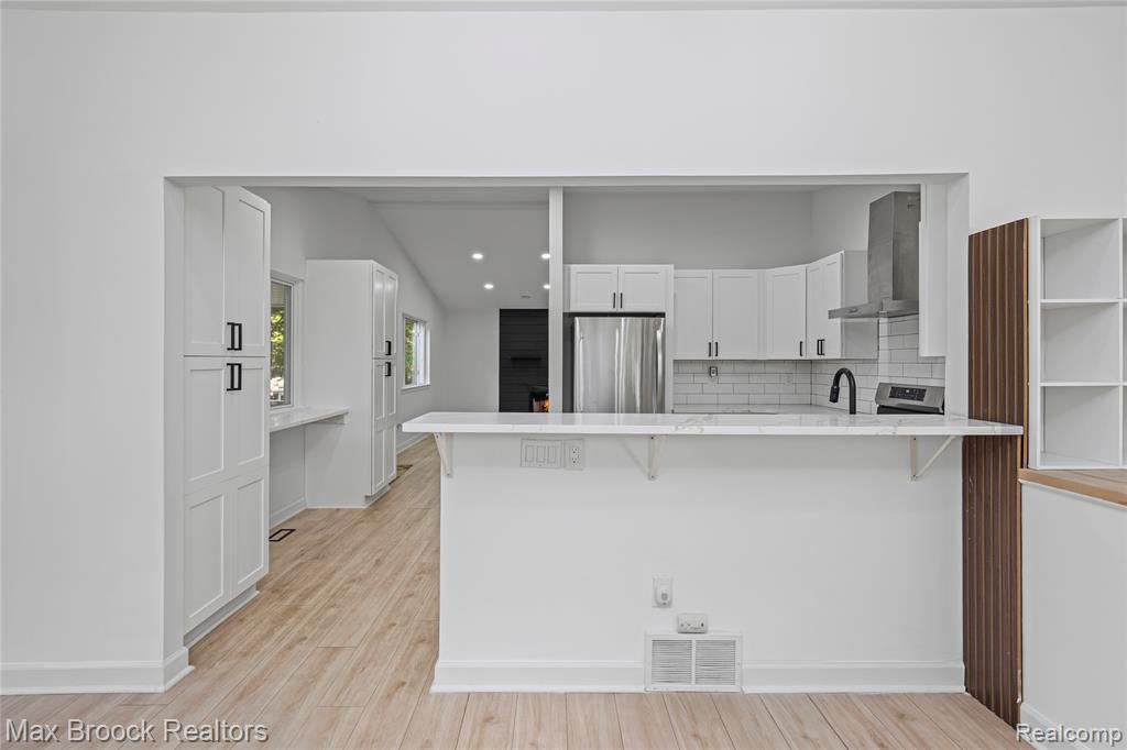 4241 S Shore Street, Waterford, MI 48328 — Photo 11