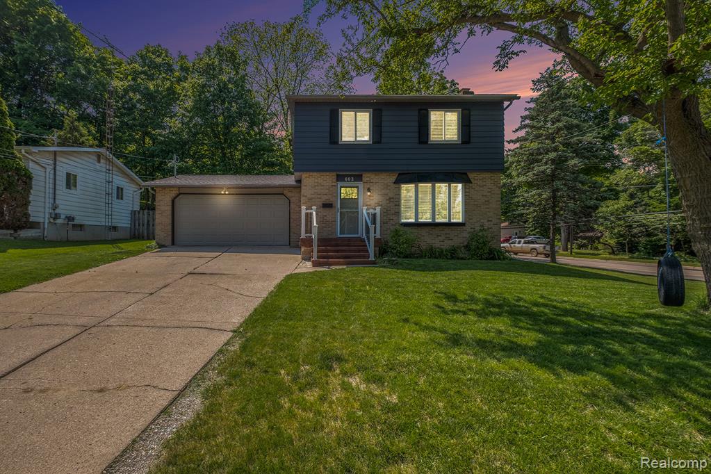 602 Davis Street, Fenton, MI 48430 — Photo 2