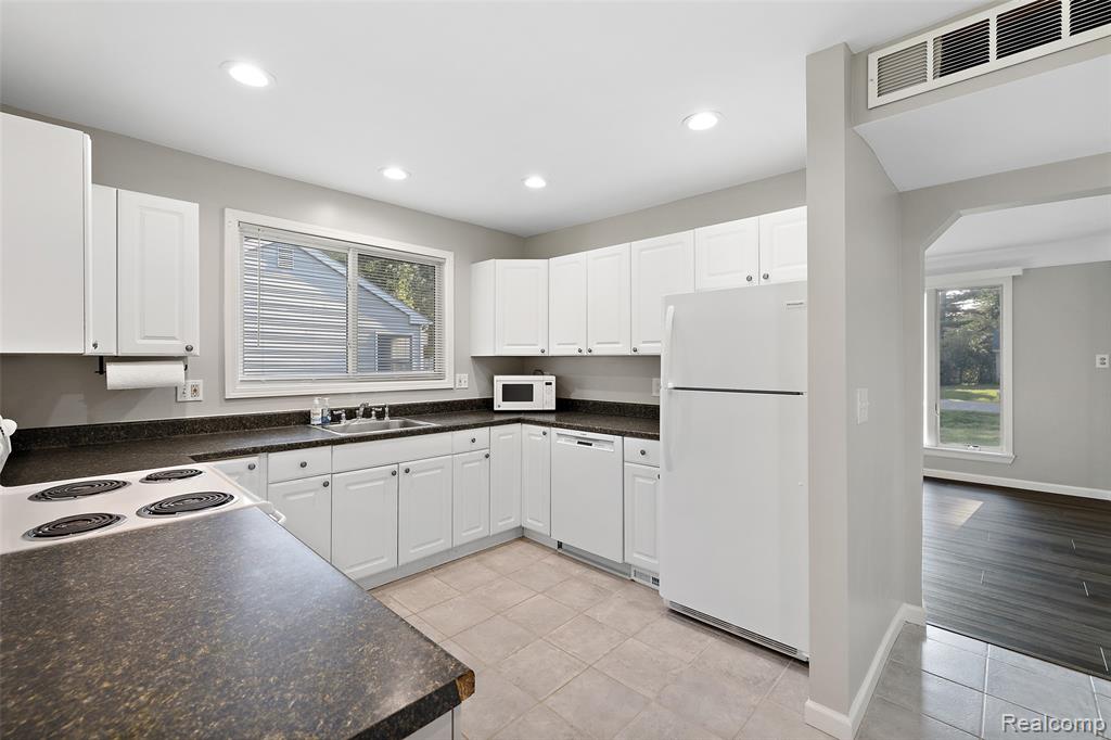 45447 Platt Street, Utica, MI 48317 — Photo 12