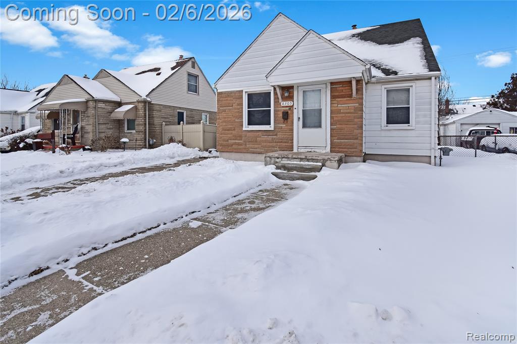 8305 Stephens, Center Line, MI 48015 — front exterior
