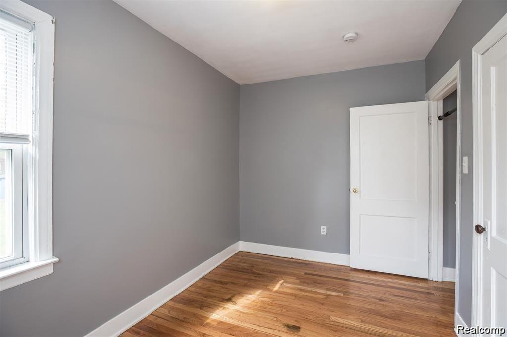 6753 HEYDEN Street, Dearborn Heights, MI 48127 — Photo 23