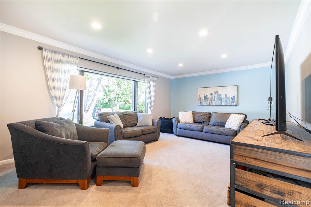 5634 POWDER HORN Drive, West Bloomfield, MI — Photo 17