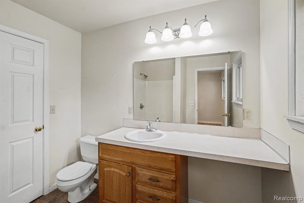 821 Isham Street, Owosso, MI 48867 — Photo 17