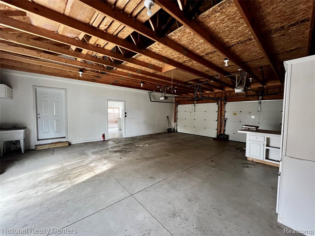 8015 Syracuse Street, Taylor, MI 48180 — Photo 31