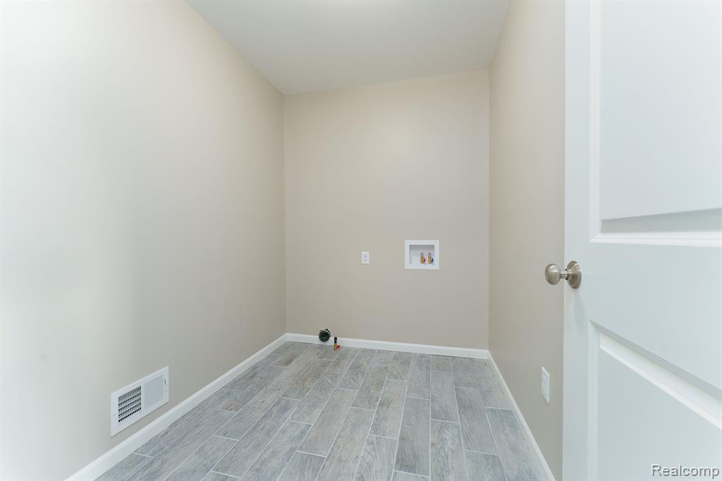 2105 ADELINES Way, Fowlerville, MI 48836 — Photo 10