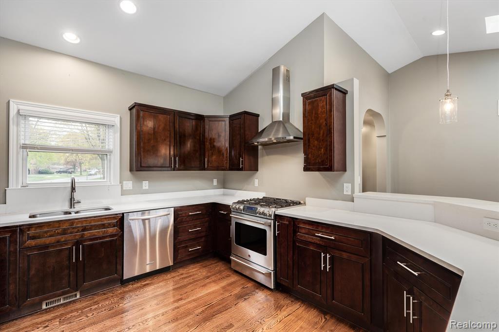 854 Brooklawn Drive, Troy, MI 48084 — Photo 9