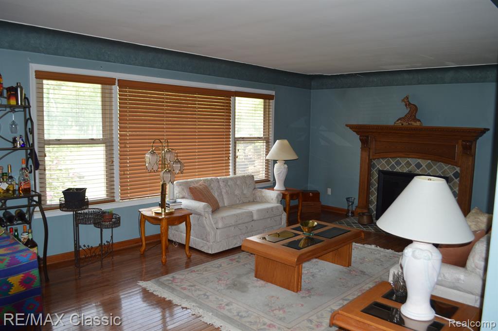 56000 9 MILE Road, South Lyon, MI 48178 — Photo 3