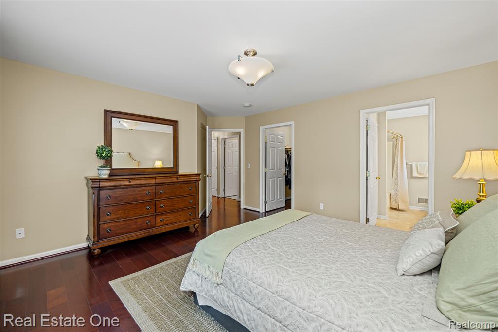 4364 Meadows Avenue, Burton, MI 48439 — Photo 21