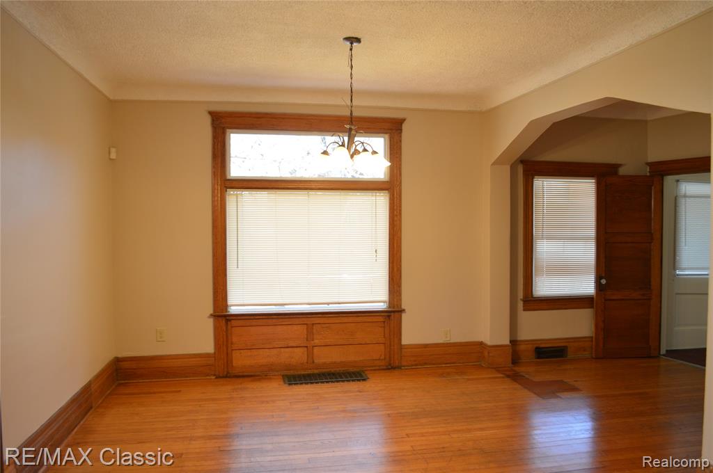 5153 Commonwealth Street - Photo 4