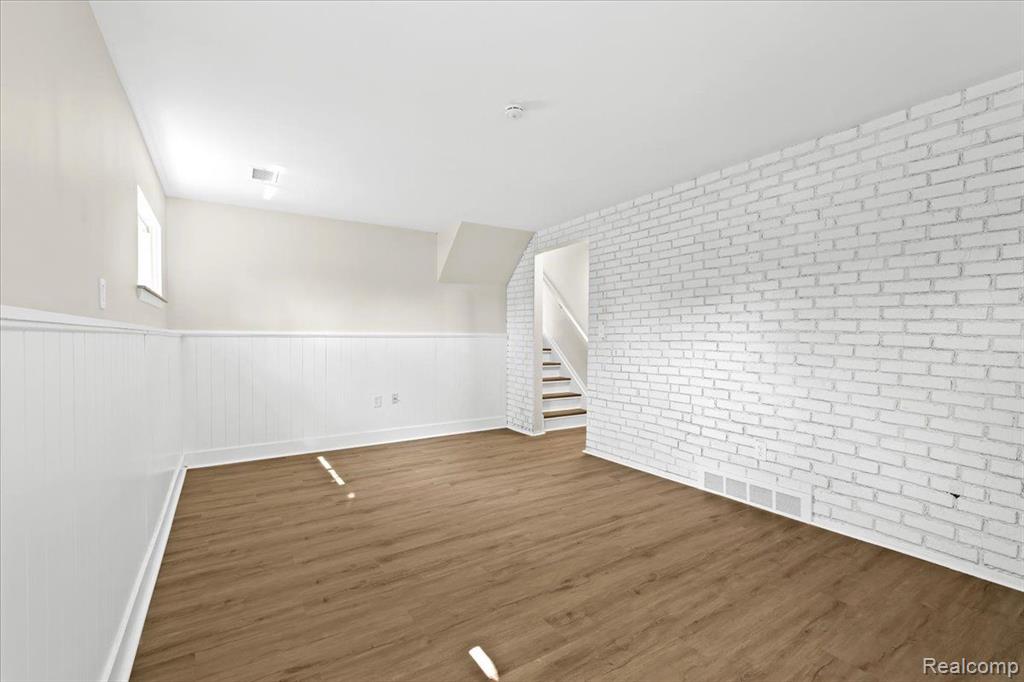 8753 NOTTINGHAM Drive, Ypsilanti, MI 48198 — Photo 17
