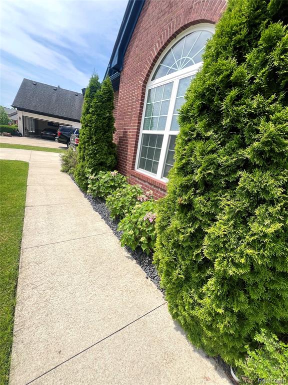 8193 N Pointe Court, Canton, MI 48187 — Photo 2