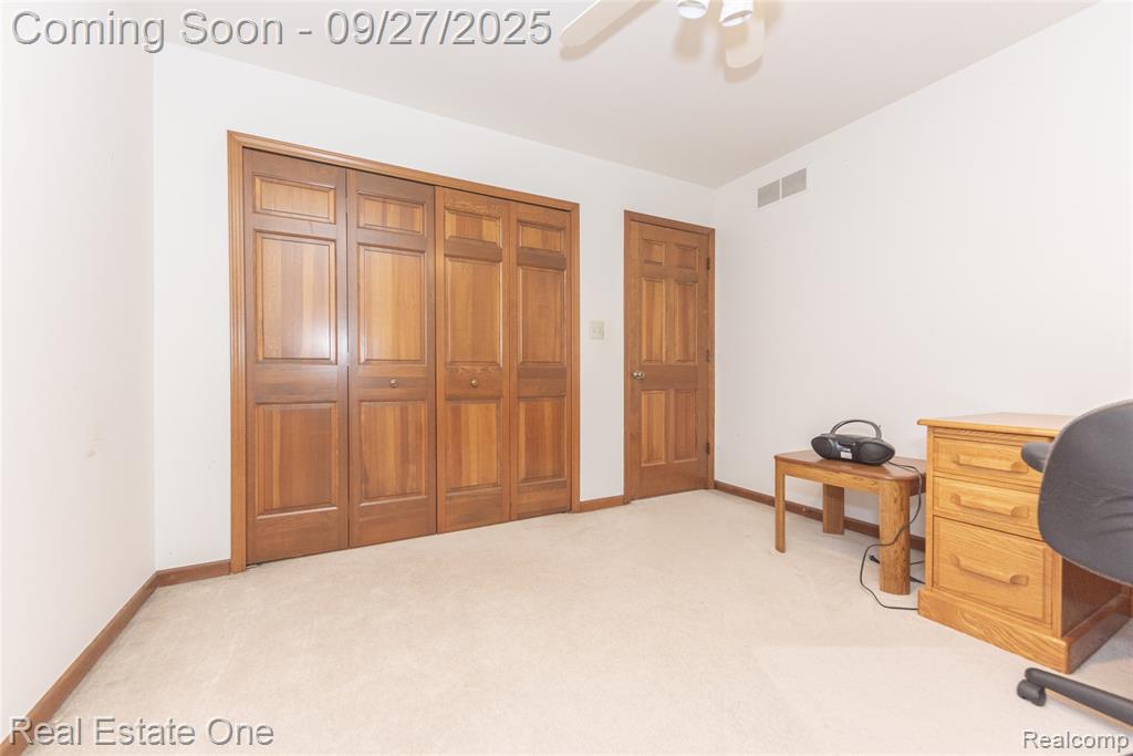 704 Grand Court, South Lyon, MI 48178 — Photo 27