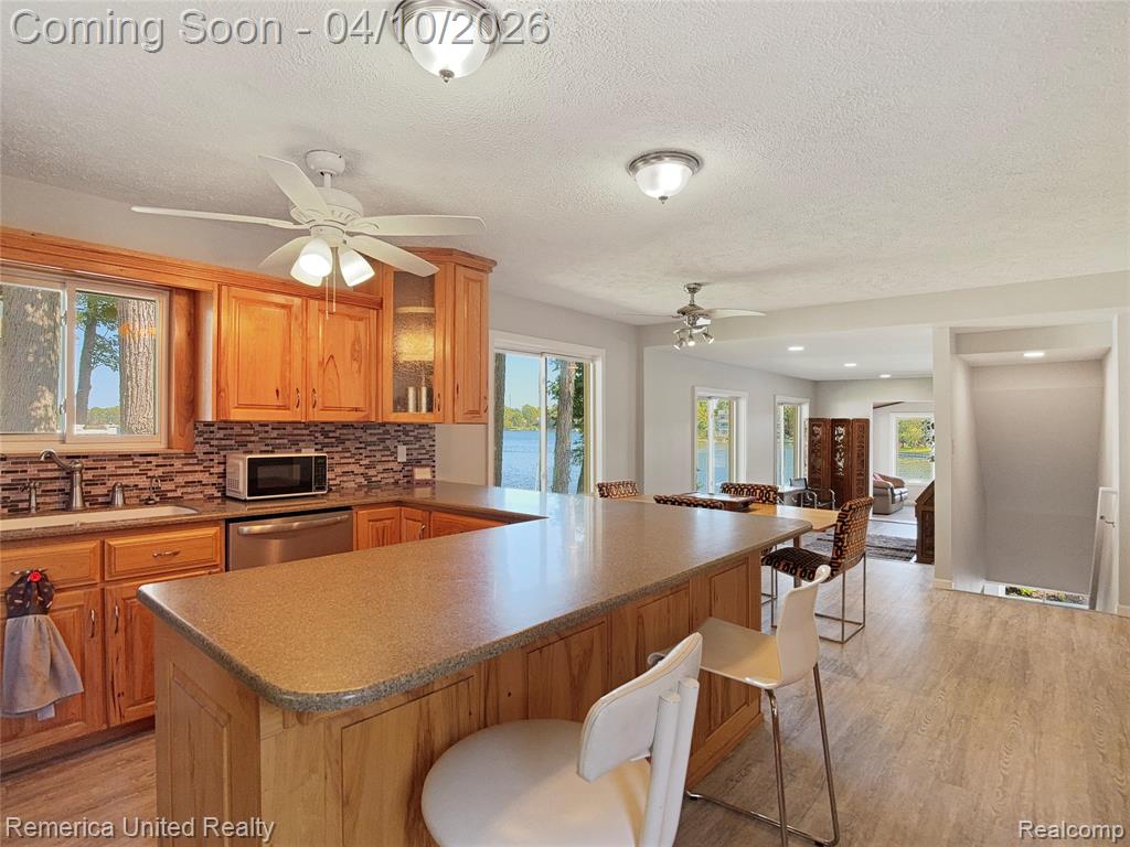 16431 Oak Hill Drive, Fenton, MI 48430 — Photo 13