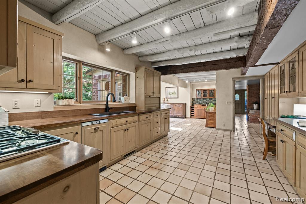 18234 Arselot Drive, Northville, MI 48168 — Photo 19