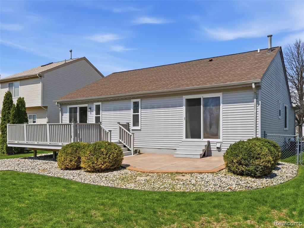 5837 Northridge Circle, Waterford, MI 48327 — Photo 41