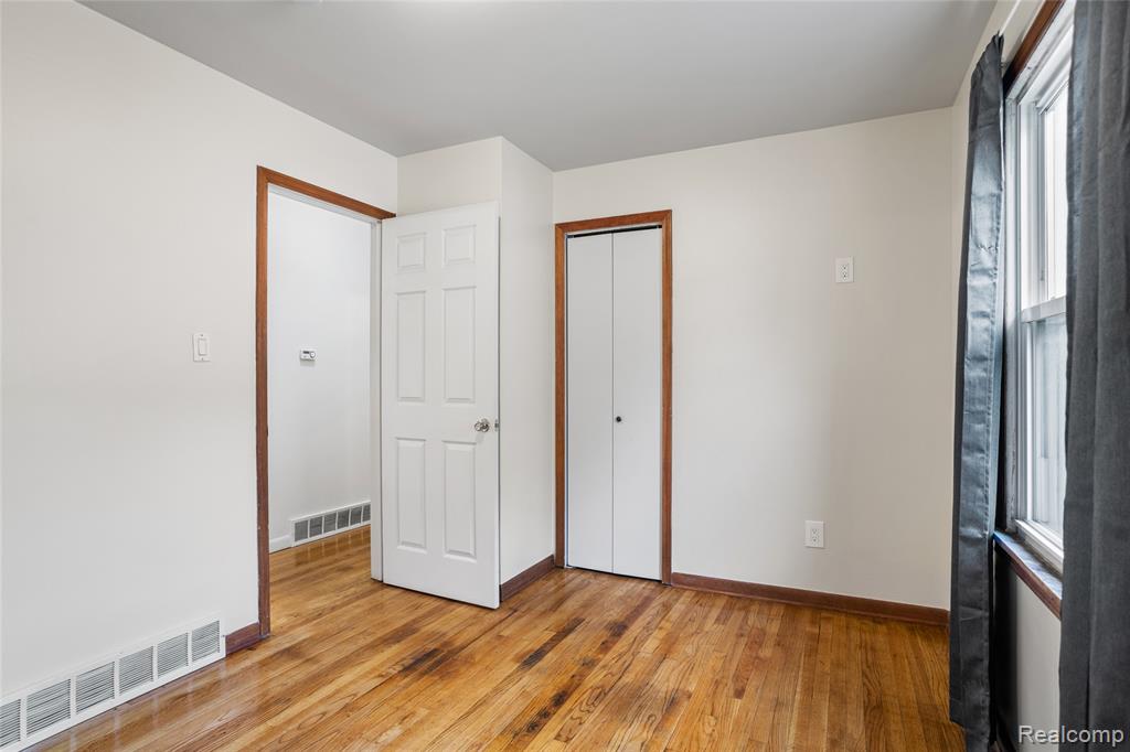 5427 NEWBERRY Street, Wayne, MI 48184 — Photo 16
