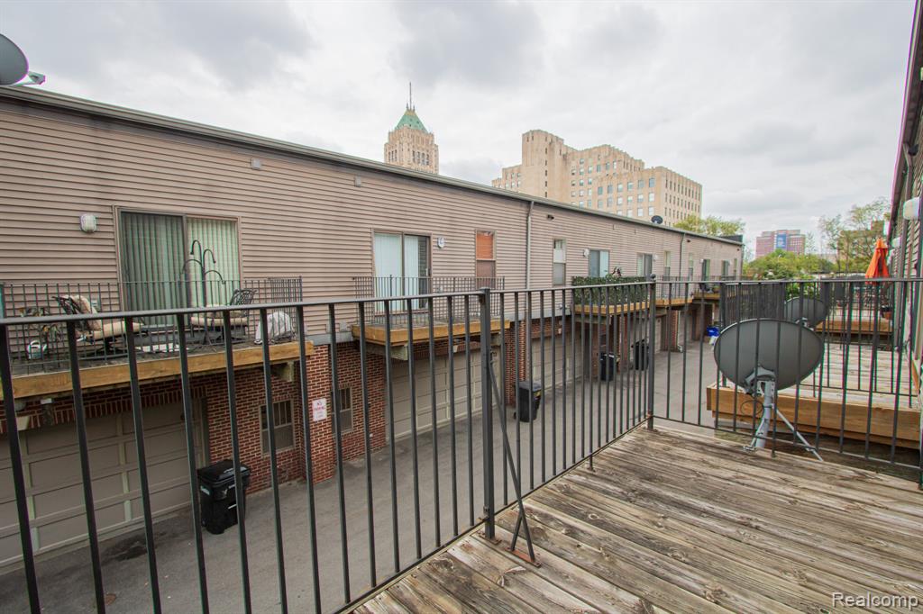68 W Bethune Street, Detroit, MI 48202 — Photo 14