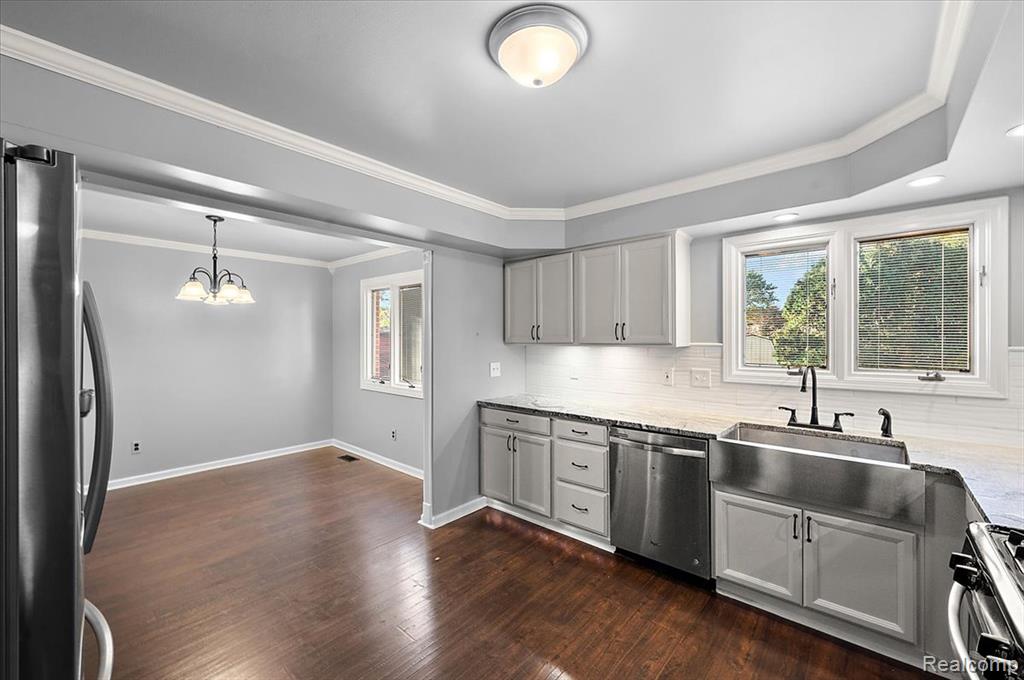 40649 Rinaldi Drive, Sterling Heights, MI 48313 — Photo 22