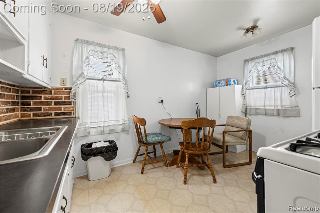 923 Leblanc Street, Lincoln Park, MI 48146 — Photo 8