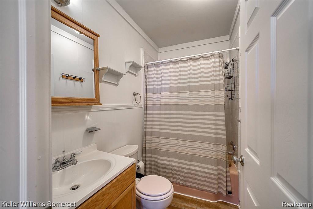 861 W LEWISTON Avenue, Ferndale, MI 48220 — Photo 14