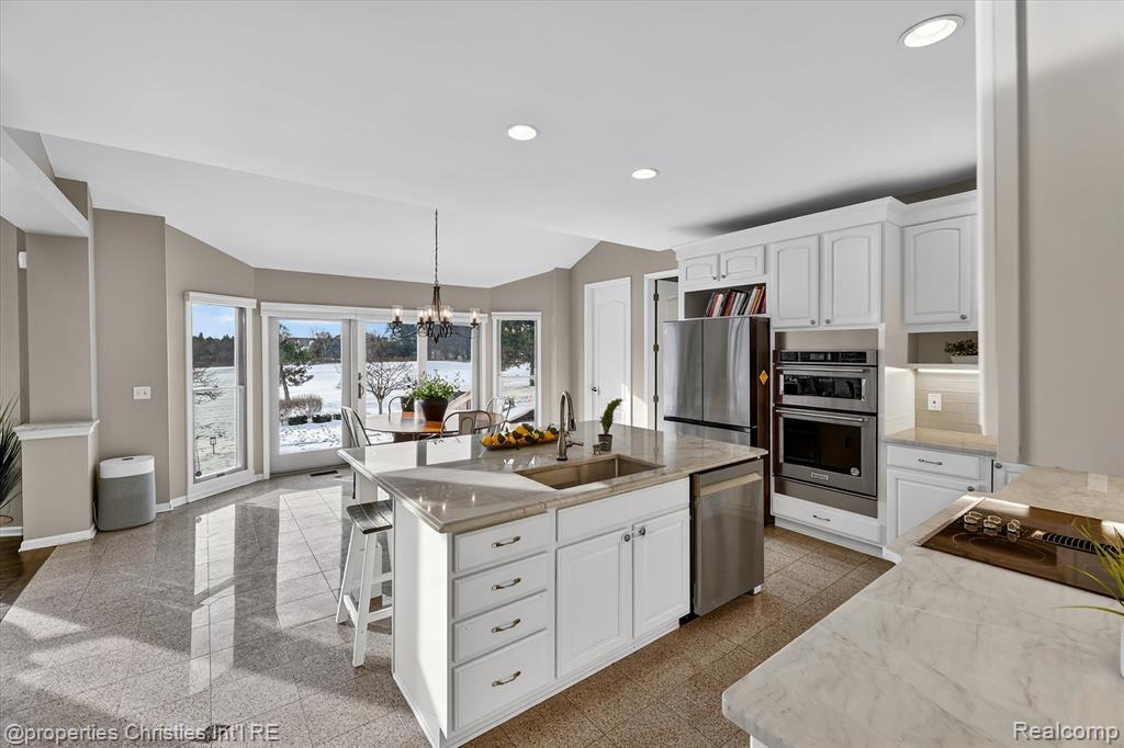 45653 TOURNAMENT Drive N, Northville, MI 48168 — Photo 28