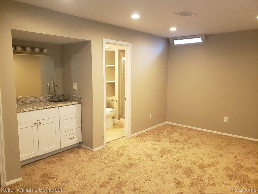 39975 CROSSWINDS, Novi, MI — Photo 19