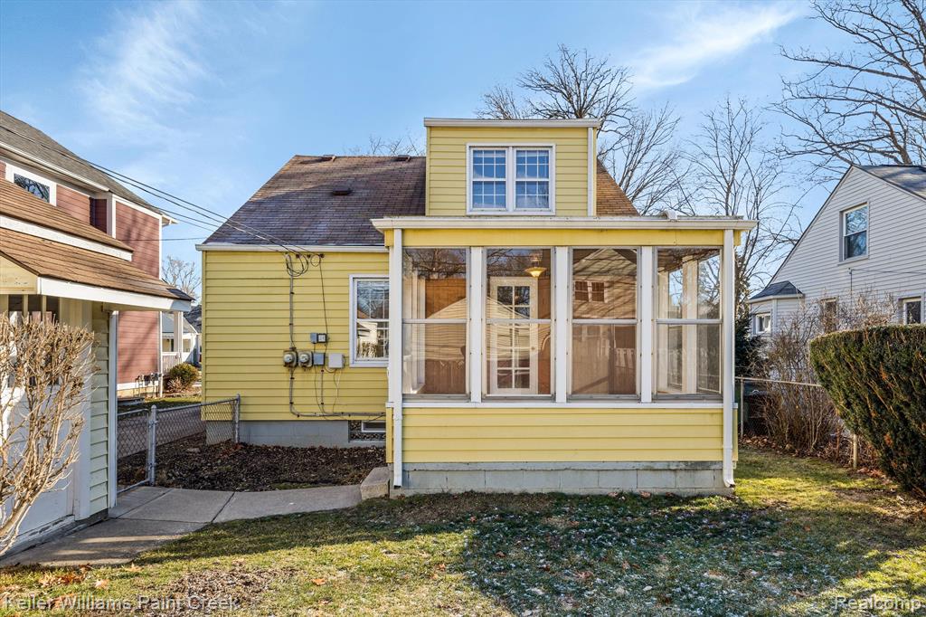 825 N ALTADENA Avenue, Royal Oak, MI 48067 — Photo 25
