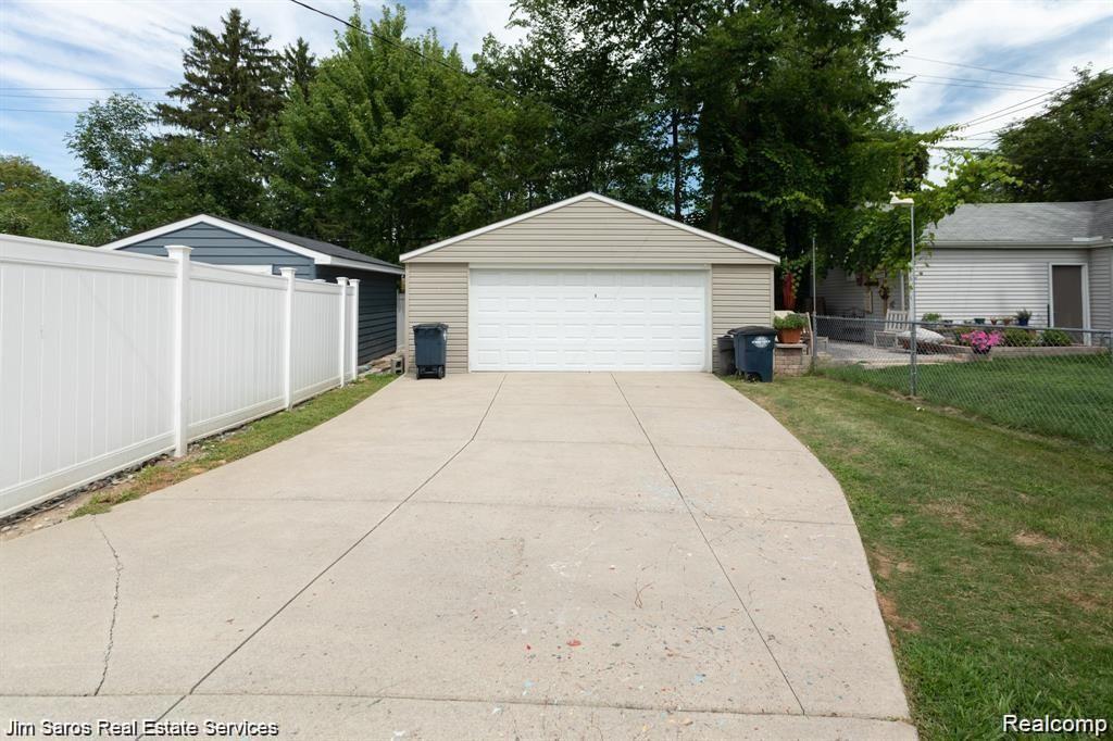 596 Notre Dame Street, Grosse Pointe, MI 48230 — Photo 9