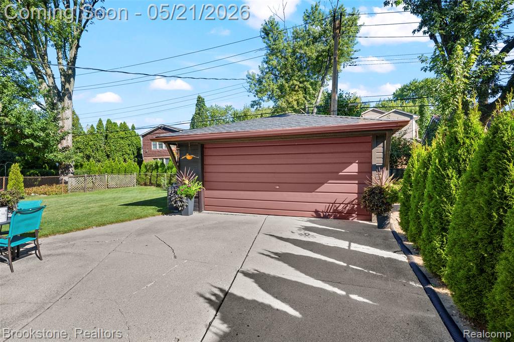 18474 Beverly Road, Beverly Hills, MI 48025 — Photo 23