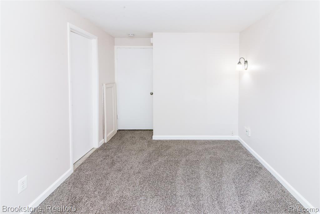 31831 Grand River Avenue, 49, Farmington, MI 48336 — Photo 9