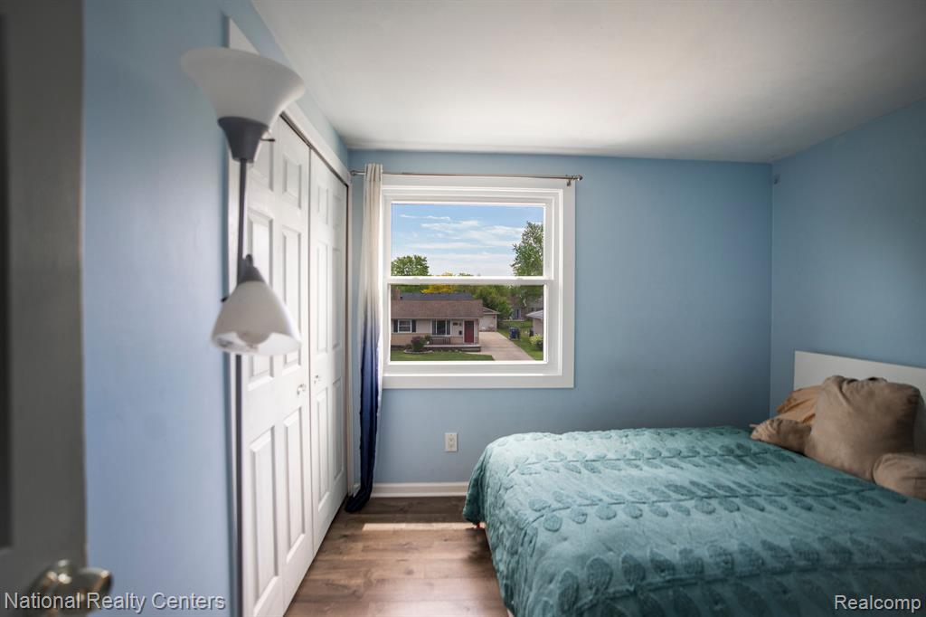 42438 SOMERSET Court, Canton, MI 48187 — Photo 18