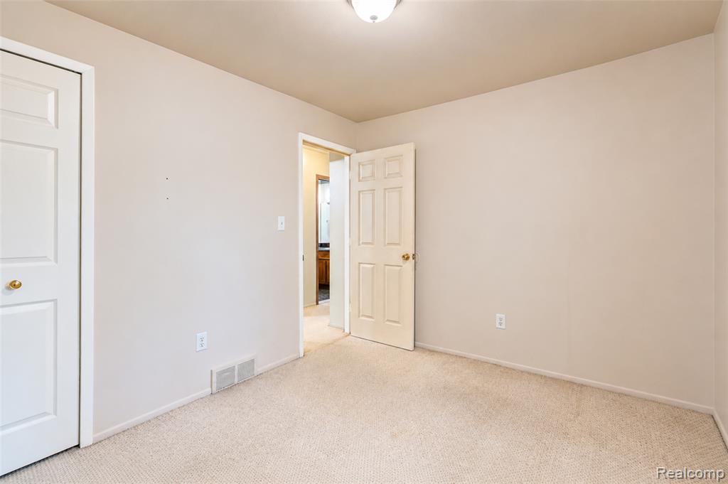 555 Tomahawk Trail, Highland, MI — Photo 26