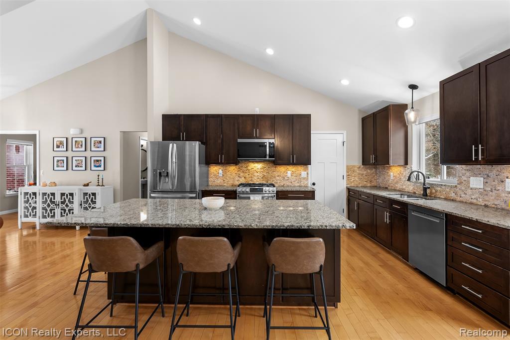 11185 Cassidy Trail, Davisburg, MI 48350 — Photo 15