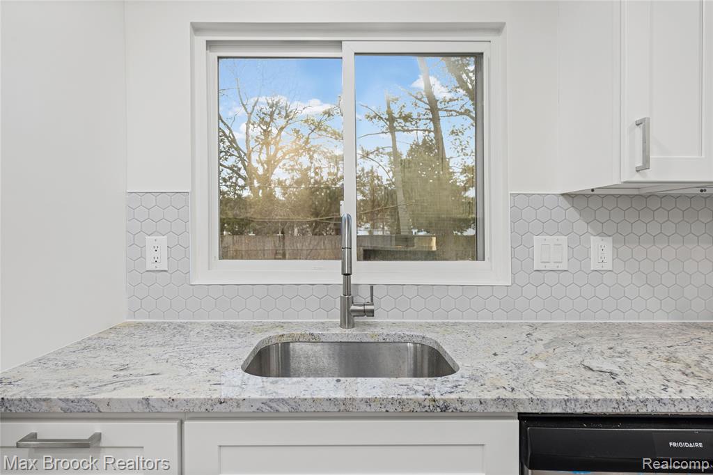 17348 Hilton Street, Southfield, MI, 48075