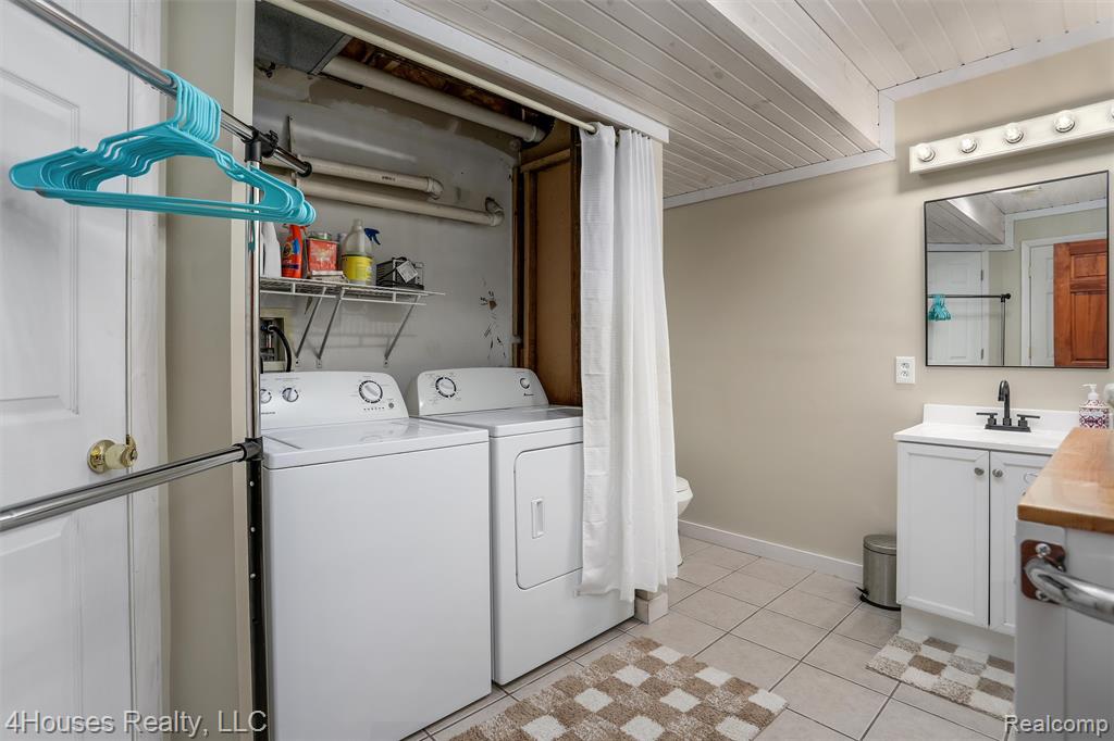 4087 Silver Valley Drive, Lake Orion, MI — Photo 39