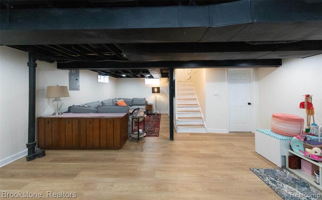 2156 Cambridge, Berkley, MI 48072 — Photo 37