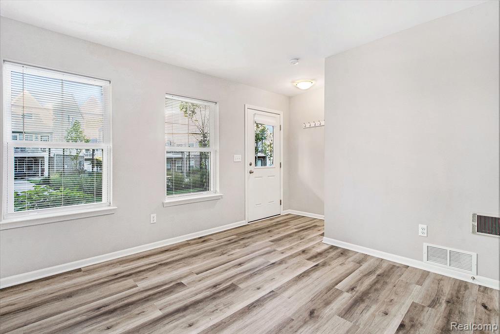 557 Anne Avenue, Brighton, MI 48116 — Photo 3